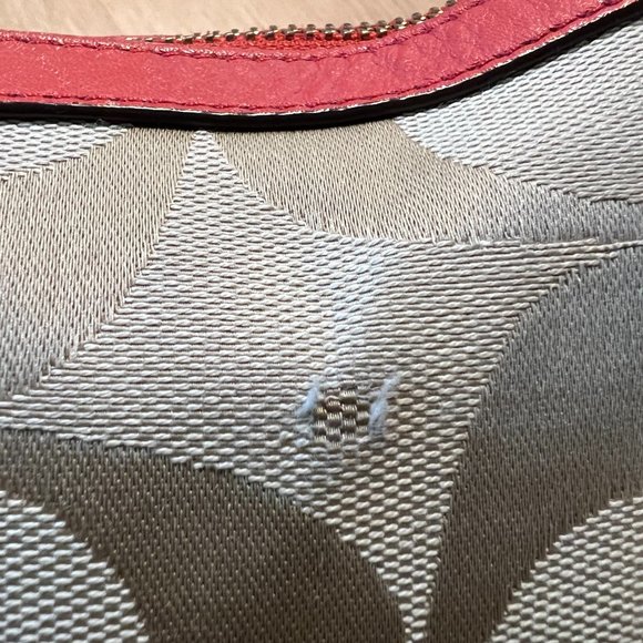 Small Coach Poppy Purse with gold accents - Picture 12 of 16